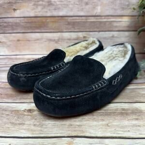 UGG Black Leather Slippers with Cream Sheepskin Lining. Size 8. Excellent cond!